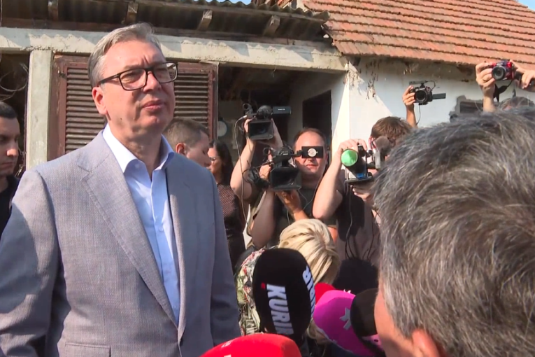 Vučić u domu porodice Todorović: Predsednik najavio velika ulaganja (FOTO/VIDEO)