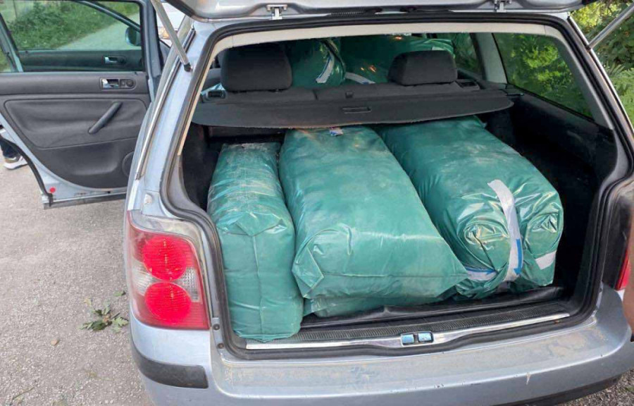 Pali sa više od 240 kilograma duvana: Sumnja se da su oštetili državu za dva miliona