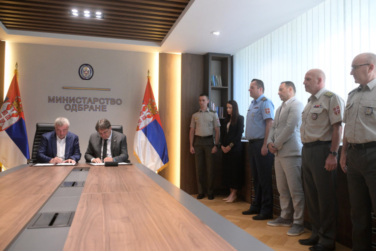 Vojska Srbije prelazi na gas: Gašić i Bajatović potpisali važan sporazum