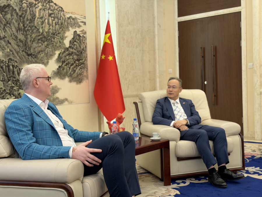 Tomašević se sastao sa ambasadorom Kine: Razgovaralo se i o mogućnostima za unapređenje saradnje dva olimpijska komiteta