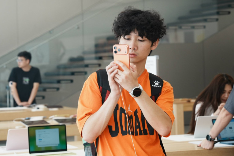Procureli detalji o budućem modelu: iPhone 18 Pro Max navodno donosi veliku nadogradnju