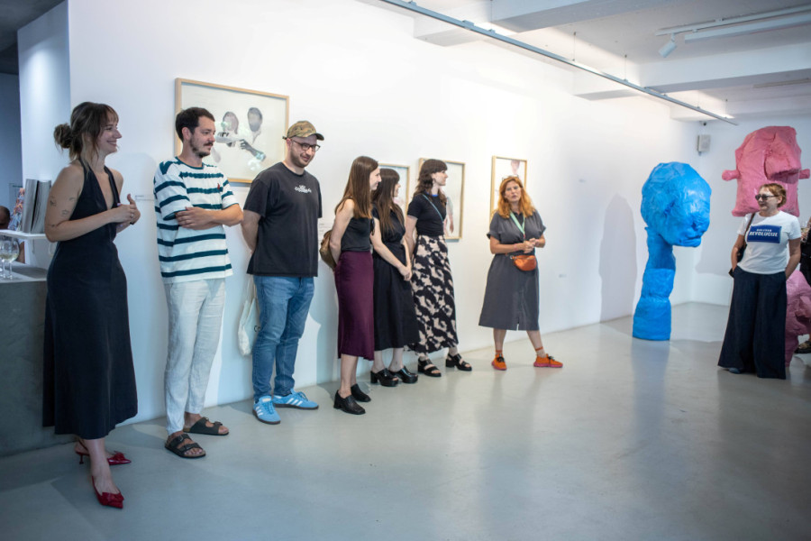 Leto kao obećanje nekog drugačijeg života: Nova izložba u galeriji Novembar (FOTO)