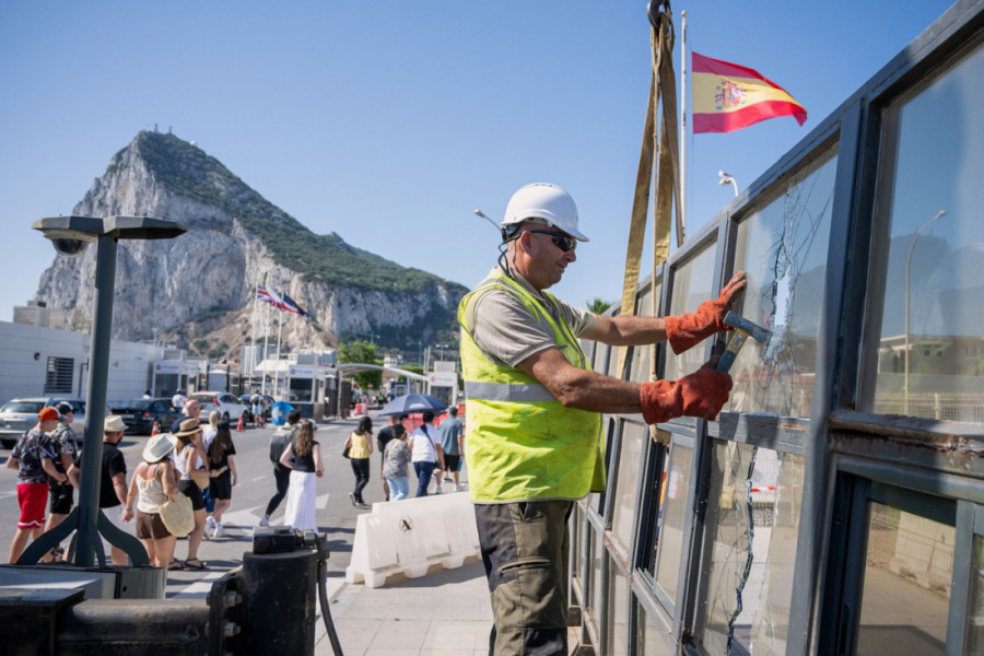 Gibraltar je oslobođen! Španija i Evropa slave skidanje poslednje granične ograde (FOTO)