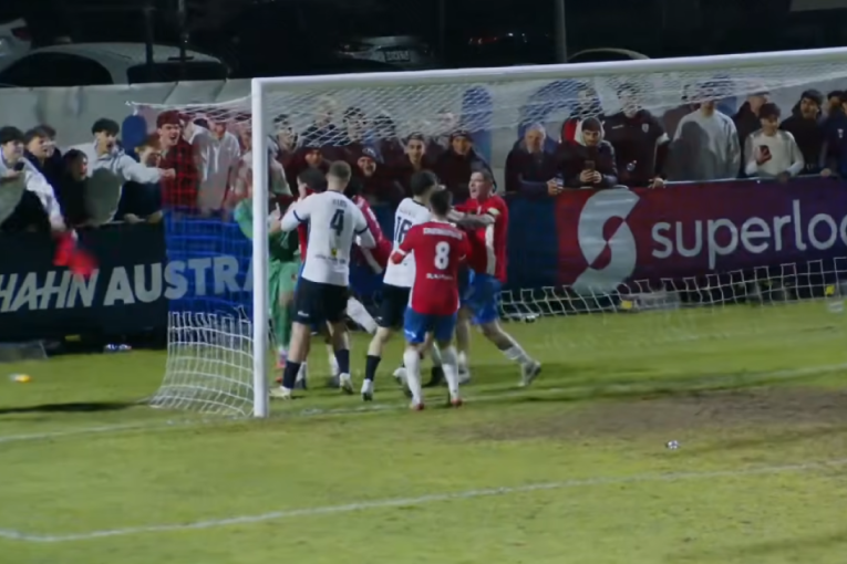 Masovna tuča Srba i Albanaca: Gosti sramno provocirali - usledio je haos! (VIDEO)