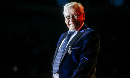 Milanče Radosavljević zaplakao na bini: Obratio se porodici pokojnog pevača