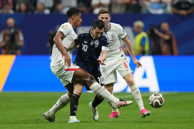 Engleska - Argentina 1:0: Stativa! Gaučosi sve opasniji (VIDEO)