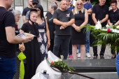 Sahranjen Andrija Bajić: Njegov unuk održao oproštajni govor, a onda van protokola i Mala Cana (FOTO)