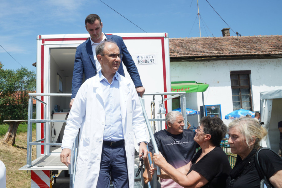 Lekari dolaze pravo pred kuće građana! Velika promena u zdravstvu, evo ko će prvi dobiti pomoć (VIDEO)