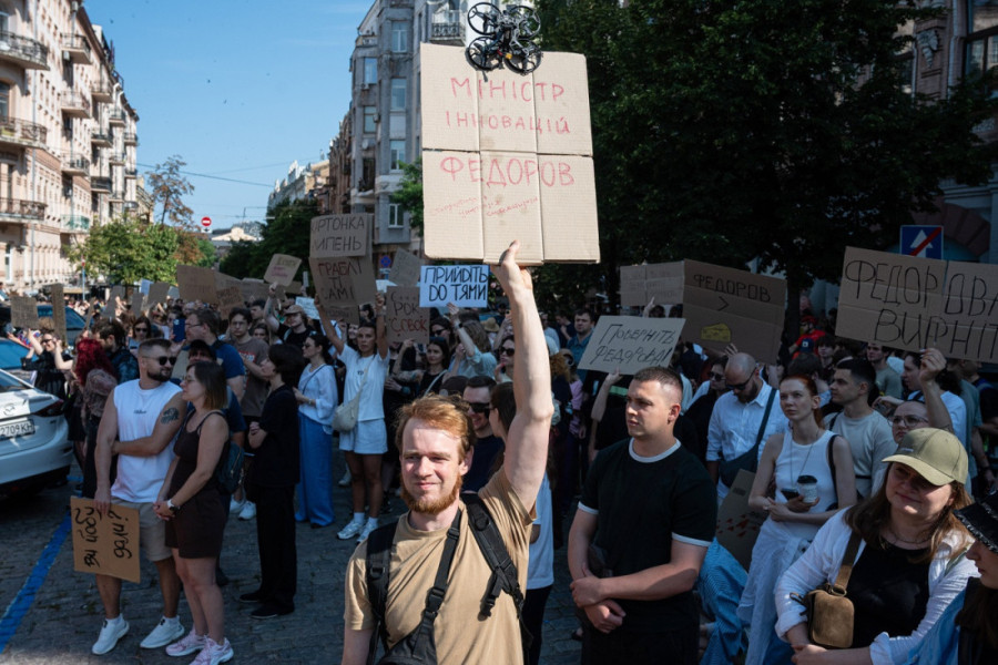 Ukrajinci besni izašli na ulice: Odluka koju je doneo Zelenski pokrenula proteste (VIDEO)