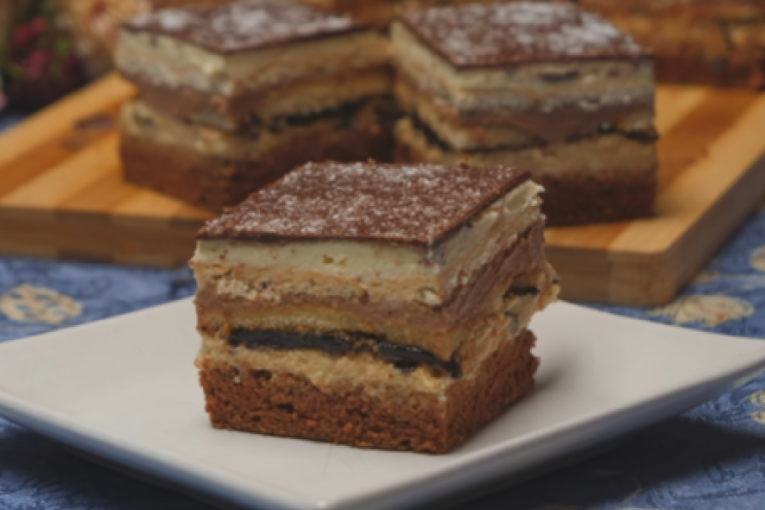 Recept dana: Bademovac je ukusna starinska poslastica sa medom i bademom, a najbolje je što se ni ne peče