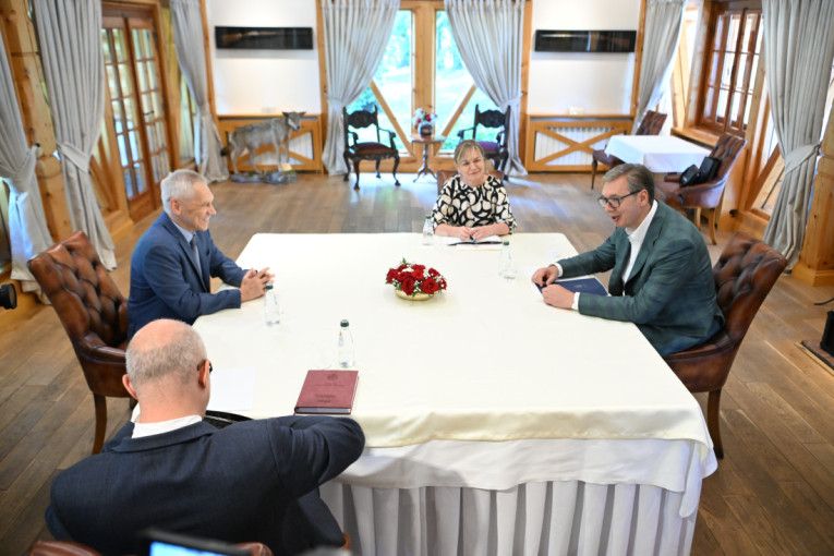 Vučić se oglasio nakon susreta sa Bocan-Harčenkom: Vrlo dobar sastanak sa ambasadorom Rusije!