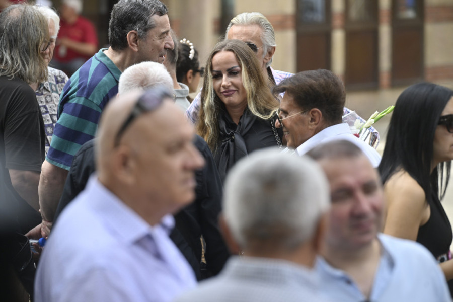 "Došla je nafrakana kao za vašar, a ne na sahranu"  Hasan Dudić žestoko opleo po Atini Ferari!