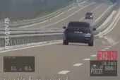 Jurio auto-putem kao da sutra ne postoji! Presretač ga zaustavio, kazna će ga skupo koštati (VIDEO)