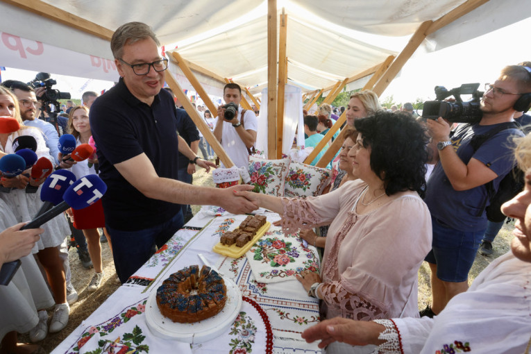 Vučić u Alibunaru objavio istorijsku vest: Gradi se važna saobraćajnica! Stigao odgovor iz Rumunije koji je Srbija čekala 14 godina