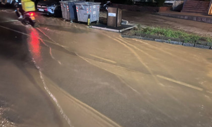 Potop na Vračaru! Njegoševa se pretvorila u reku, voda nosila sve pred sobom (VIDEO)