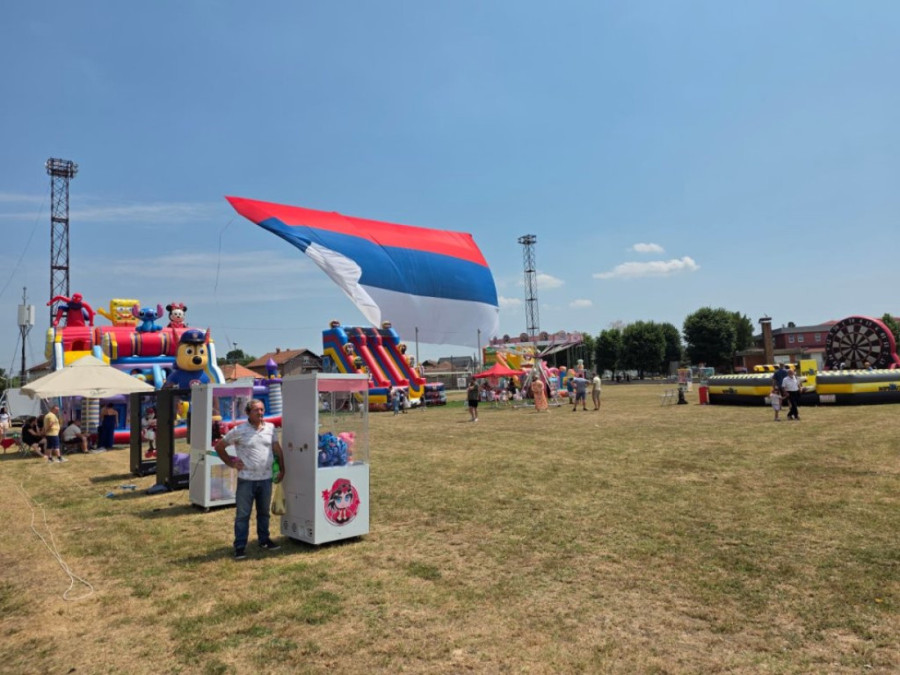 Vučić u Lapovu: Pred nama je veliki ispit, vreme je da jednom zauvek završimo priču o rušenju Srbije i budemo ujedinjeni! (FOTO/VIDEO)
