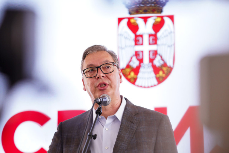 Vučić saopštio kada leže novac građanima! Poznat tačan period isplata, ovo su iznosi koje će dobiti
