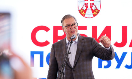 Vučić iz Lapova najavio velike vesti: Država ulaže milione, stižu jeftiniji lekovi i nove isplate, poslao i važnu političku poruku