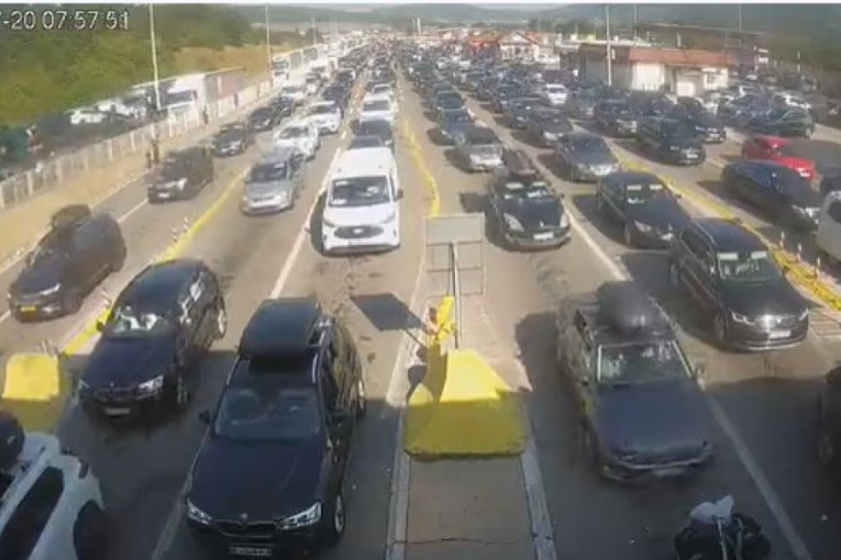 Pakao za vozače ka Gradini: Kilometarske kolone, ljudi satima zarobljeni u vozilima!