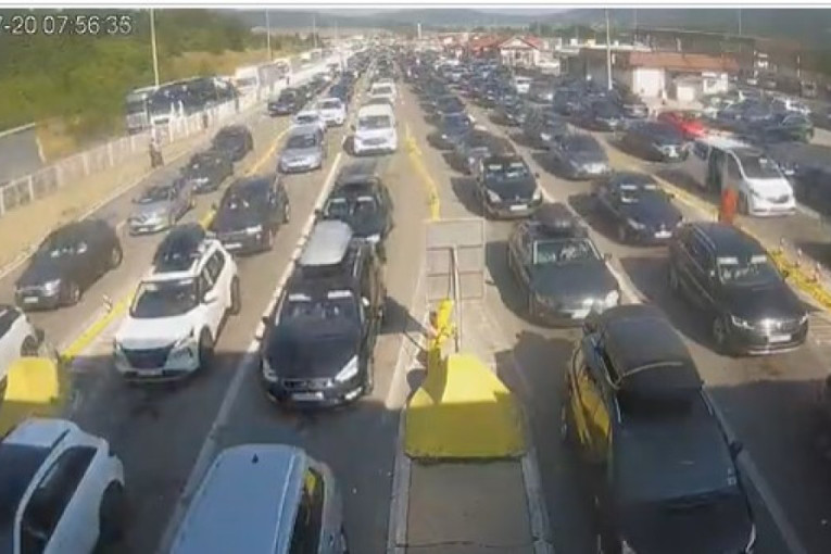 Pakao za vozače ka Gradini: Kilometarske kolone, ljudi satima zarobljeni u vozilima!