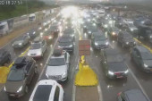 Ako krećete na put, dobro proverite! Na pojedinim prelazima kilometarske kolone