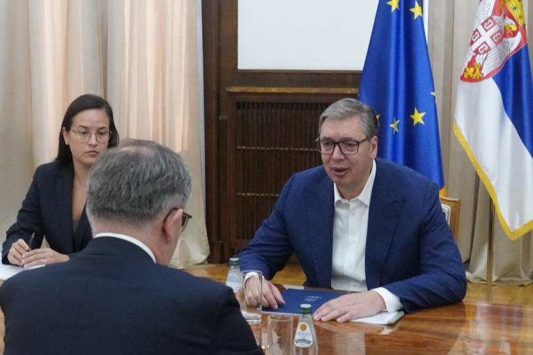 Vučić se sastao sa delegacijom EBRD za Jugoistočnu Evropu