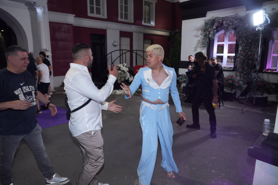 Bivši učesnik "Elite" dobio 20.000 dolara od žene iz Amerike: Pred svima se slomio i zaplakao!