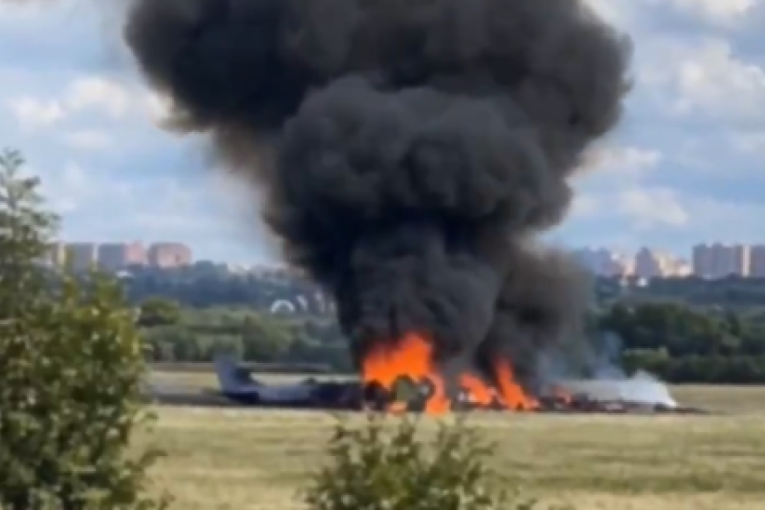 Srušio se najmoderniji ruski lovac: Pilot se katapultirao, istraga o padu Su-57 u toku