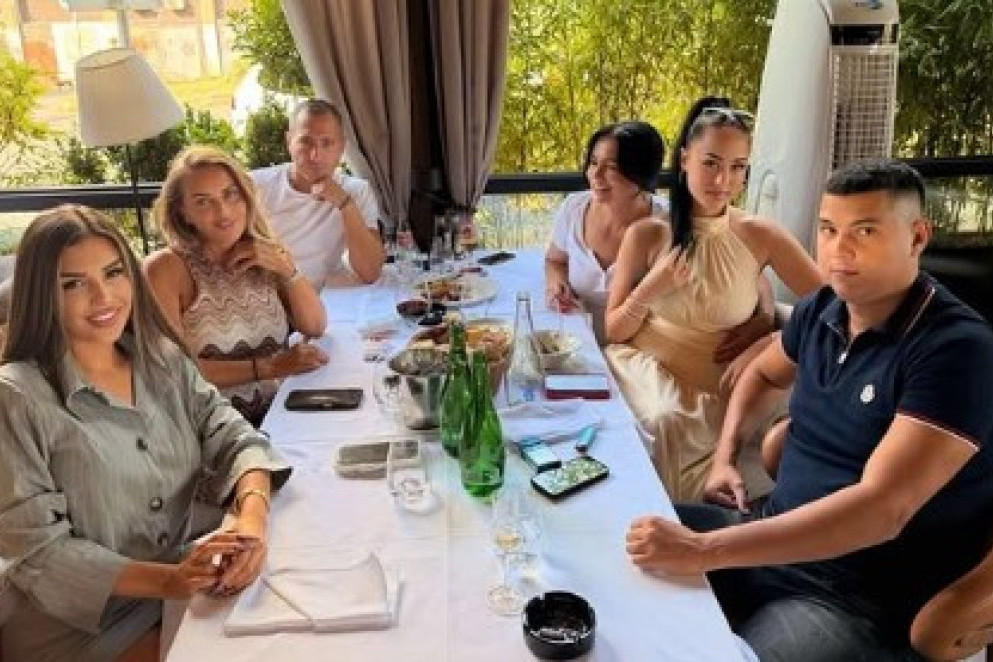 Zlata Petrović okupila najmilije: Uživa sa sinovima, unukom, ali i snajkom Enom (FOTO)