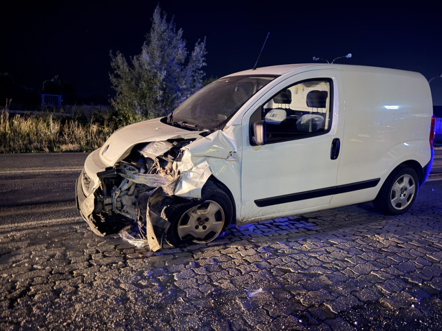 Stravičan sudar na Ibarskoj magistrali: Automobil smrskan do neprepoznatljivosti, među teško povređenima i tinejdžer (FOTO)