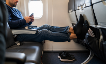 Bivši stjuard otkrio zašto ne treba da nosite crne čarape tokom leta avionom