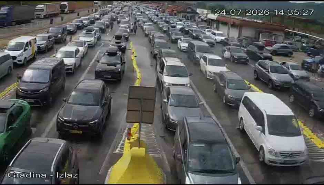 Očaj na granici: Opsadno stanje, svugde kolone vozila (FOTO)