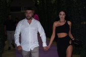 "Zovem policiju!" Asminova majka besna posle drame sina sa Majom! Oglasila se i starleta uvredama