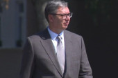 "Kosovo i Metohija je deo naše zemlje": Vučić poručio vojnicima da čuvaju Ustav Srbije