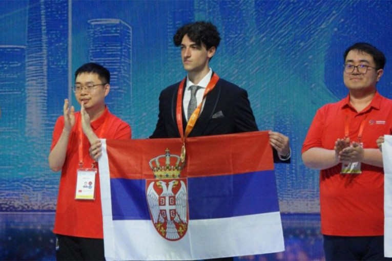 Genije iz Srbije: Stefan osvojio zlato u Šangaju i postao najbolji mladi matematičar sveta!