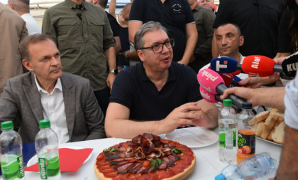 "Imam malo optimizma po pitanju rešavanja Naftne industrije Srbije"