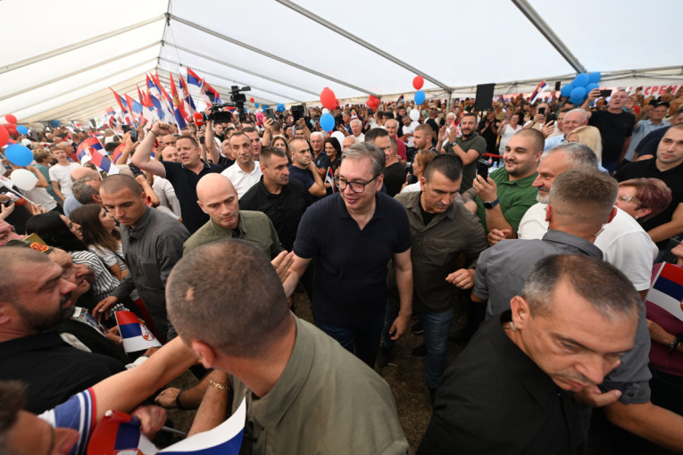 Balon je pumpan više od 10 godina: Lider SNS o užasnim pretnjama smrću Vučiću
