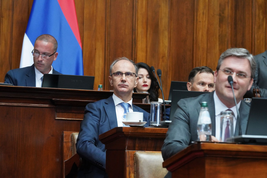 Macut: Vlada zaslužila da joj se izglasa poverenje!