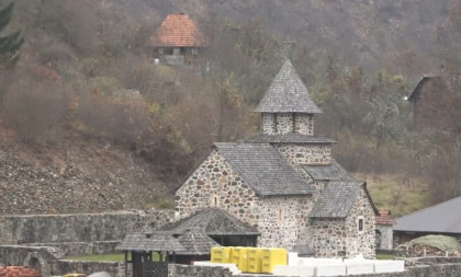 Godinama čekali, sada konačno stižu mašine: Rekonstruiše se put ka manastiru Uvac (FOTO)