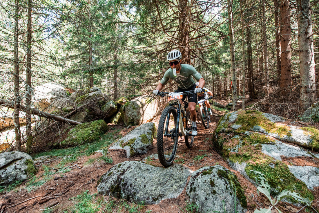 Đuro Borbelj i Victoria Keller iz PK Železničar Inđija pobednici trke 24k Trail race Kopaonik