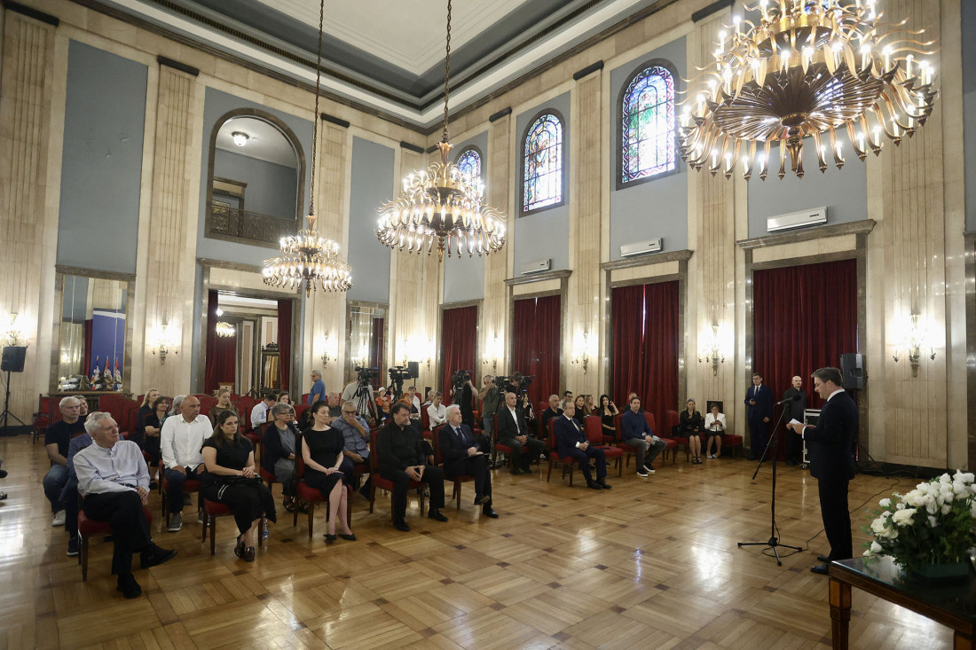 Odlazak simbola jedne ere: Komemoracija povodom smrti Olivere Katarine (FOTO/VIDEO)
