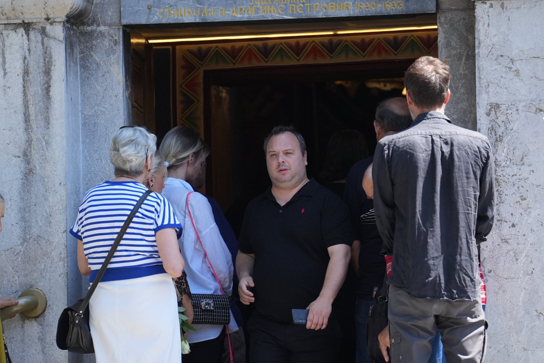 Zbogom, Olivera Katarina: Sahranjena velika srpska diva (FOTO/VIDEO)