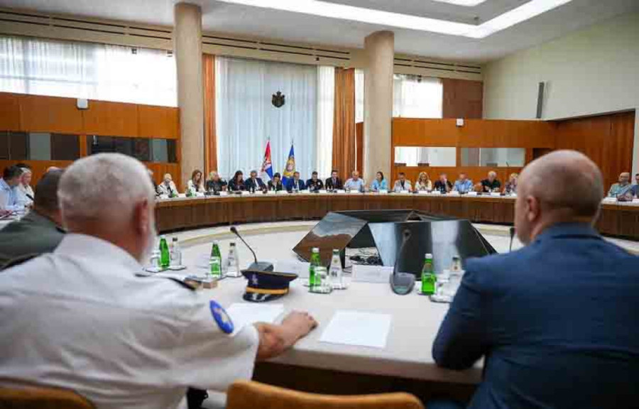 Dunav na istorijskom minimumu, država digla uzbunu: Vanredni štab doneo hitne mere!
