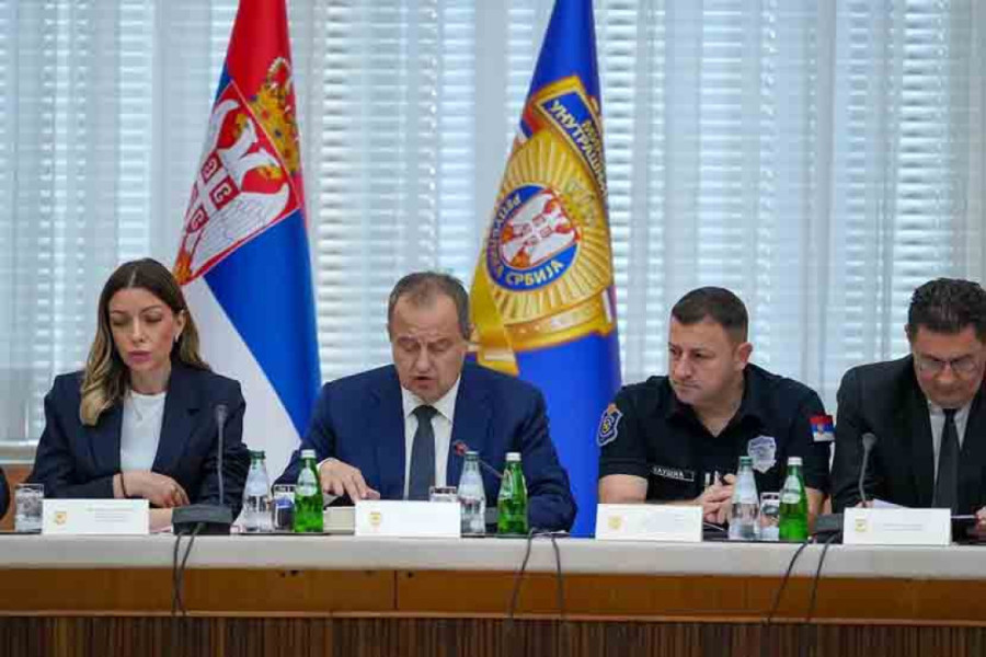 Srpski vatrogasci rame uz rame sa Francuzima gase veliki požar: Dačić otkrio kako pomažu na terenu (FOTO)