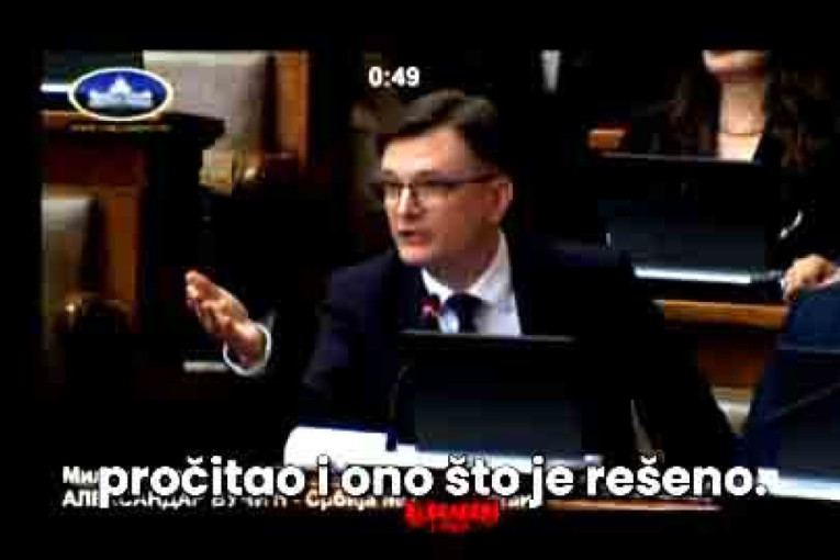 "Siroma, čita ono što je već rešeno!" Jovanov ismejao nesposobnu opoziciju: Dok vi čitate bajke, Vučić je problem već rešio! (VIDEO)