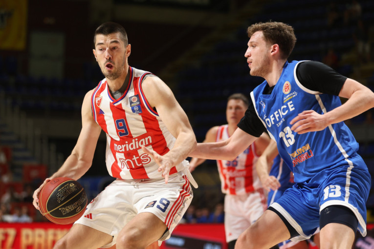 Crvena zvezda ozvaničila centra: Novo pojačanje na Malom Kalemegdanu!