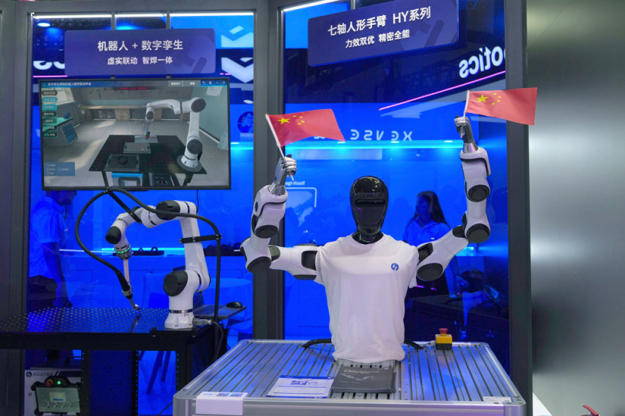 Amerika zatvara vrata stranoj tehnologiji: Na udaru humanoidni roboti i pametni uređaji