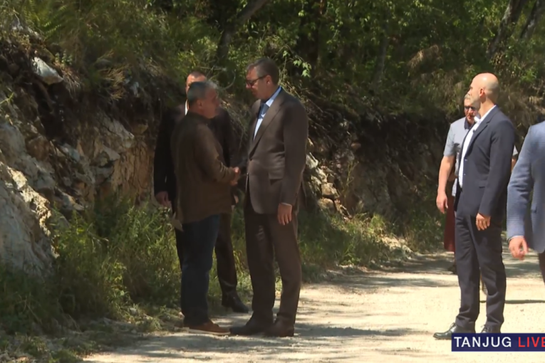Otvara se stakleni vidikovac na Kablaru! Prisustvuje Vučić (FOTO/VIDEO)
