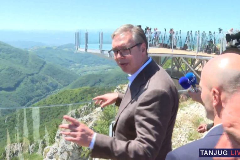 Otvoren stakleni vidikovac na Kablaru! Vučić: Ovo je promenjena Srbija, ovo je EXPO (FOTO/VIDEO)