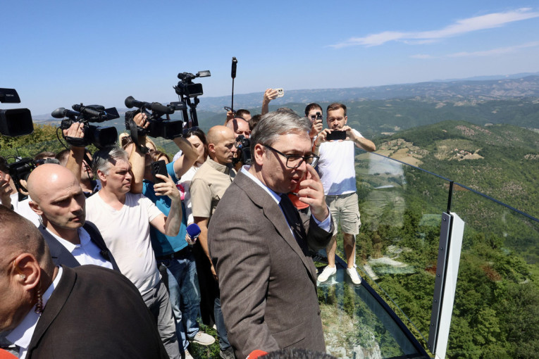 Otvoren stakleni vidikovac na Kablaru! Vučić: Ovo je promenjena Srbija, ovo je EXPO (FOTO/VIDEO)